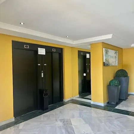 La Dama De Noche * Marbella