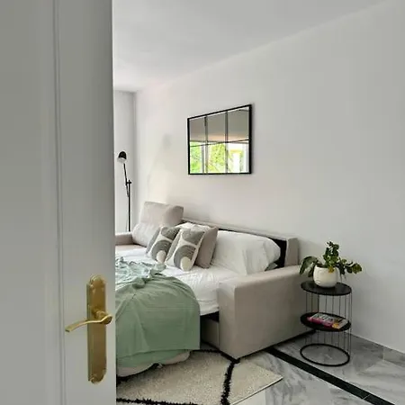 La Dama De Noche Marbella